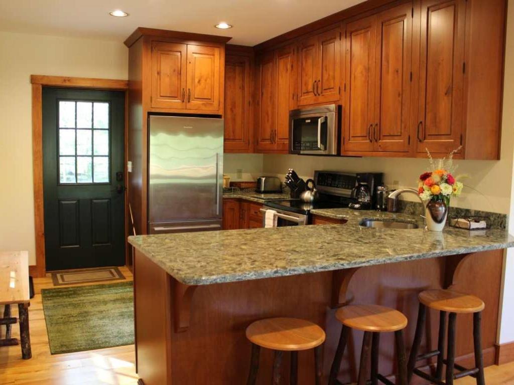 Bark Eater Inn Keene Room photo