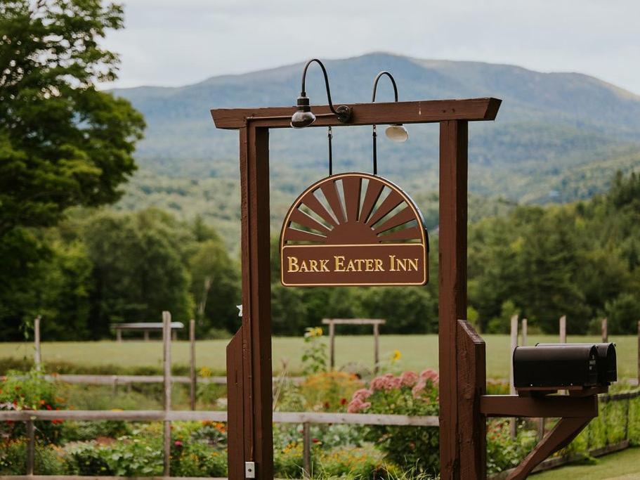 Bark Eater Inn Keene Room photo