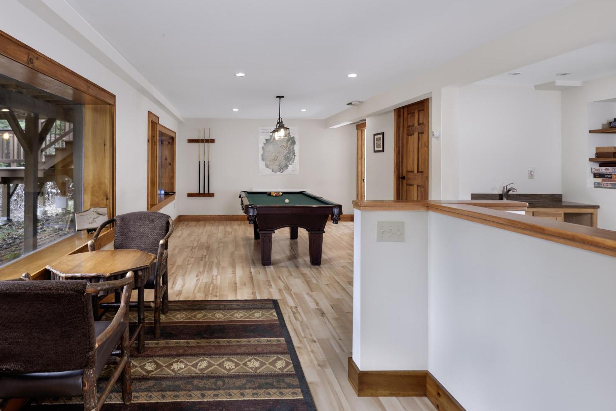 Bark Eater Inn Keene Room photo